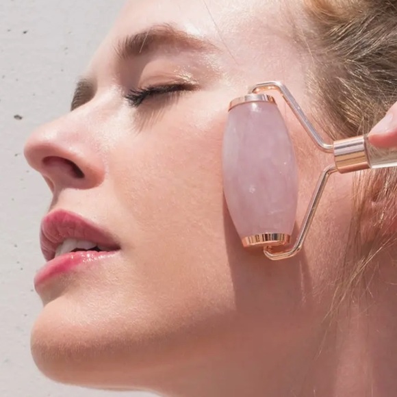 Beautybio Rose Quartz Facial Roller - NIB - Picture 3 of 6